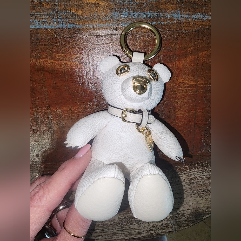 Coach Signature C White Cream Leather Mixed Metals Bear Purse Charm Keychain NEW - Picture 5 of 17